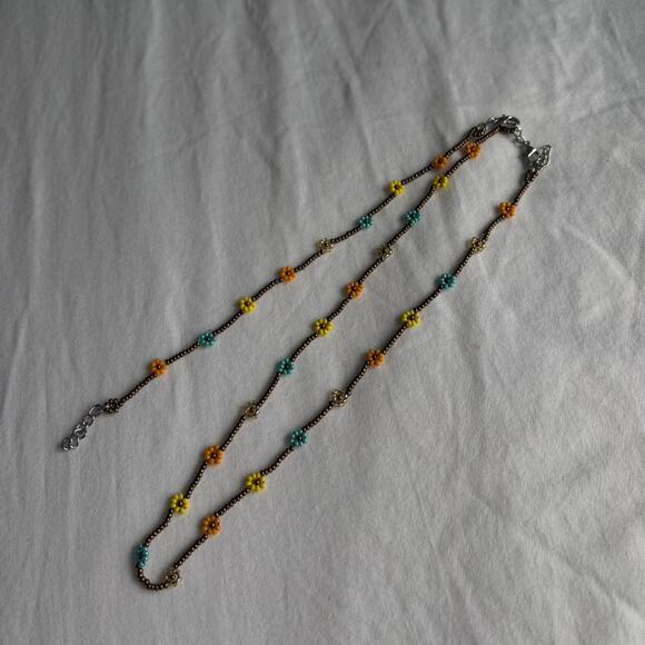 Yellow and blue flower beaded - Picture 2 of 2